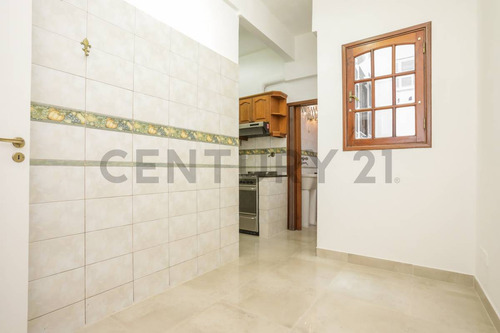 Venta Departamento 3 Ambientes En Destacada Zona De Palermo A 1 Cuadra Del Shopping Alto Palermo.