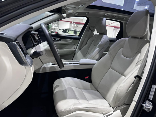 Volvo XC60 60 T-8 HÍBRIDO MOMENTUM 2.0 5p