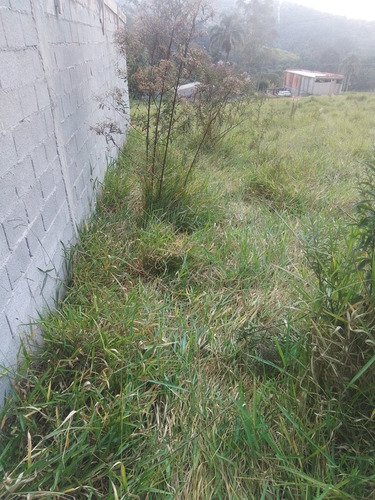 Lote Em Condomínio Fechado De ( Médio Padrão )