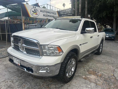 Dodge Ram 2500 5.7 Pickup Crew Cab Laramie 4x4 Mt