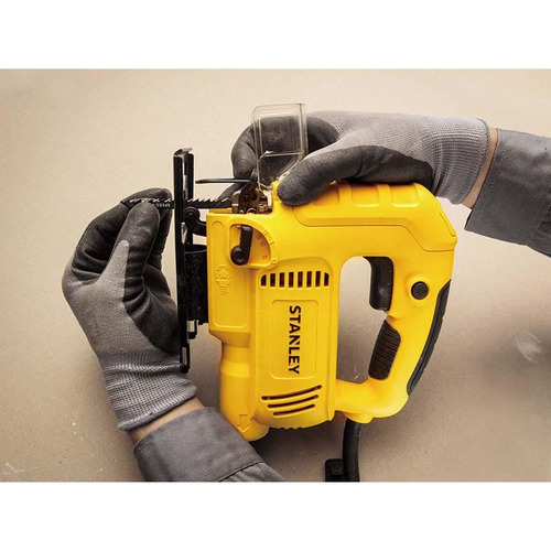 Imagen 7 de 8 de Sierra Caladora 600w Con Estuche Y 4 Etapas Sj60k Stanley