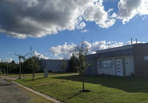 Venta De Lote En Bª Belleville Canning A 3´de Las Toscas Sho