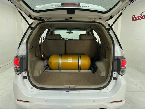 Toyota Hilux SW4 2.7 SR 4X2 16V FLEX 4P MANUAL