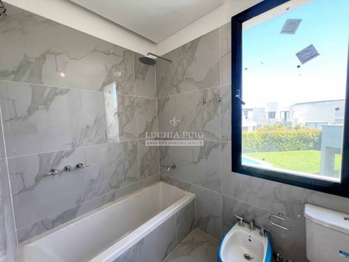 Excelente Casa En Venta A Estrenar 4 Dormitorios-ayres Plaza