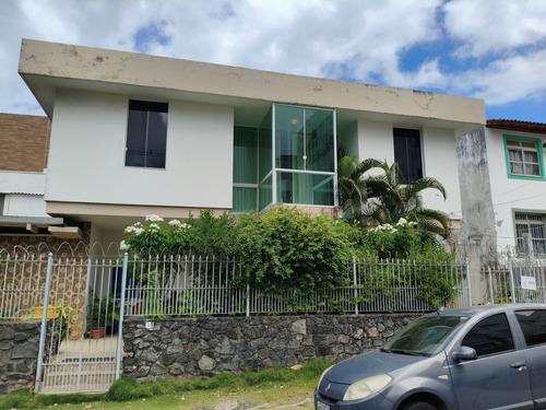 Aluga-se Studio Térreo Reformado 100m Da Ufba