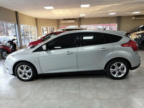Ford Focus 5p 1.6l N Mt S