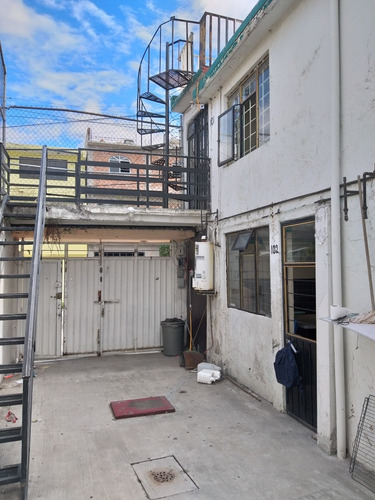 Imagen 3 de 11 de Casa Con 2 Accesorias, 200 Metros Construcción, 135 Terreno