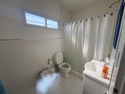 Venta Casa En Cañitas Ll, Con Patio Y Pileta.