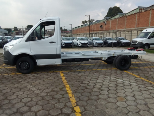 Imagen 2 de 8 de Sprinter Chasis Cabina 5.5 Ton. Largo 516 Mod. 2022