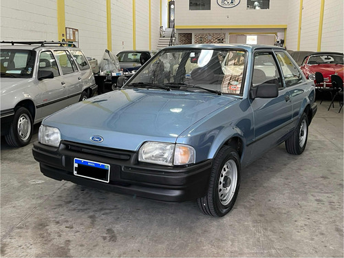 Ford Escort 1.8 L - 1992 ( Placas Pretas)