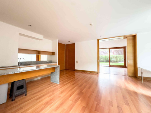 Modern Furnished Flat, 3 Bedrooms, Next To Militares Riesco