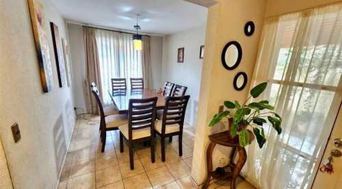 Casa En Venta De 3 Dorm. En Jardines Las Vizcachas