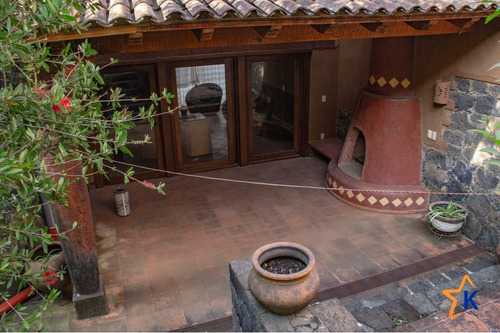 Residencia En Venta En Pátzcuaro Con Vista Al Lago