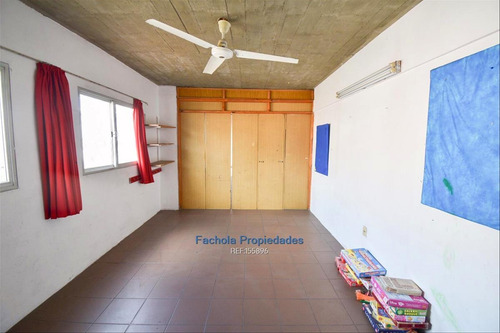 Vende O Alquila Local De 3 Niveles, 12 Habitaciones,