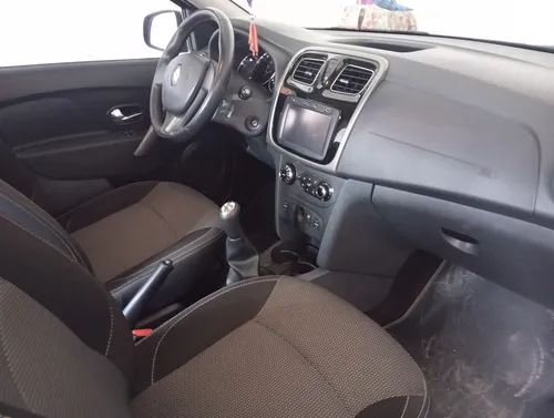 Renault Logan 1.6 Privilege / Intens