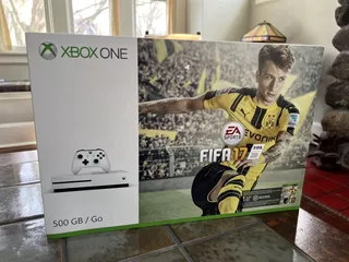Xbox One S 500gb Fifa 17 + Fifa 20