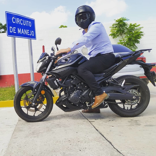 Imagen 1 de 9 de Clases Manejo Moto Alquiler 110 A 400cc Alquiler Examen