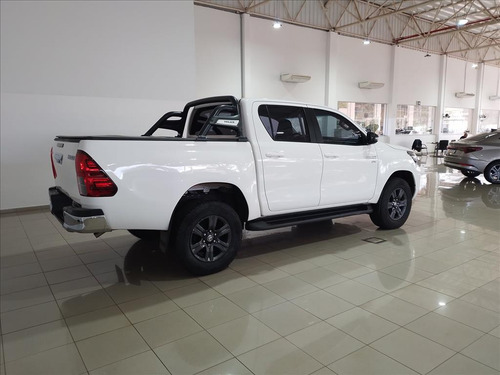 Toyota Hilux 2.7 VVT-I FLEX CD SR 4X2 AUTOMÁTICO