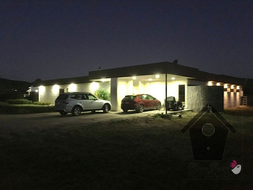 El Peumo, Limache, 5d 5b, 280/5200m2