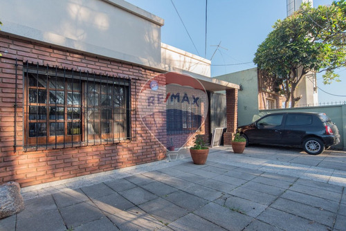 Venta Casa 4 Amb. En Palomar Av. Rosales 2100