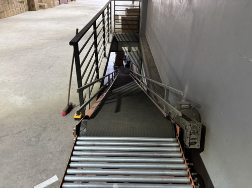 Se Arrienda Boega De 932 M2 Vespucio / A. Central