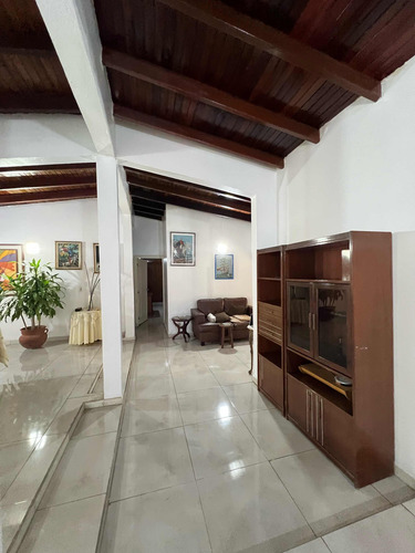 Casa En Venta Av Cancamure Cumana Ideal Para Posada Restaura
