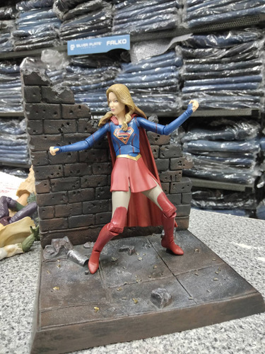 Dc Multiverse Supergirl / Melissa Benoist, Doomsday Wave!! (Usado)