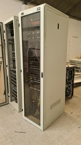 Imagen 5 de 6 de Rack 40 Unidades Usado Impecable Con Varios Accesorios