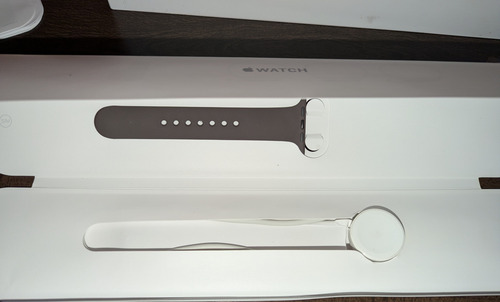 Apple Watch Gen 1 (detalle Cuenta) Dorado Oscuro Normal Chocolate Negro (Usado)