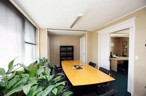 Av Rivadavia 700 Monserrat Oficina U$170.000