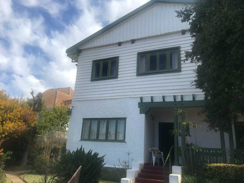 Imagen 2 de 16 de Gran Casa En Excelente Sector, A Pasos De Agua Santa