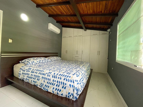 Imagen 8 de 11 de Casa De Lujo En Venta Estilo Minimalista Lp