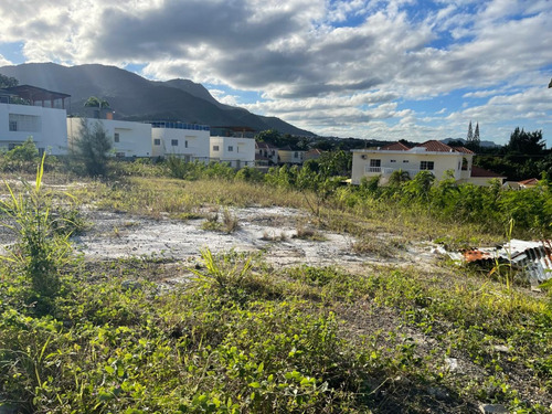 Se Vende Solar En Residencial De Puerto Plata República Dominicana.