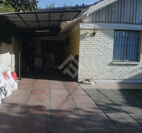 Casa En Venta De 5 Dorm. En Las Condes