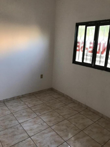 Casa Para Venda Em Volta Redonda, Dom Bosco, 2 Dormitórios, 1 Banheiro, 4 Vagas - 086_2-483134