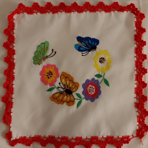 Servilleta Con Diseño De Flores Y Mariposas