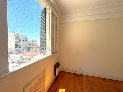 Venta Depto Semipiso 4 Amb C/dependencia - Flores