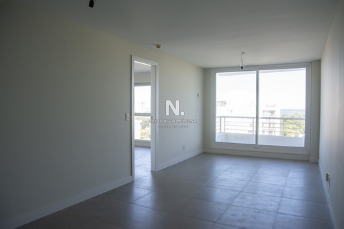Departamento A Estrenar Con Agradable Vista.- Ref: 4484