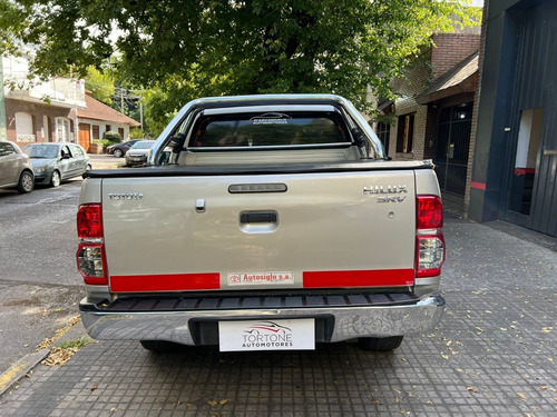 Imagen 11 de 21 de Toyota Hilux 4x2 C/d Srv 3.0 Tdi C/cue