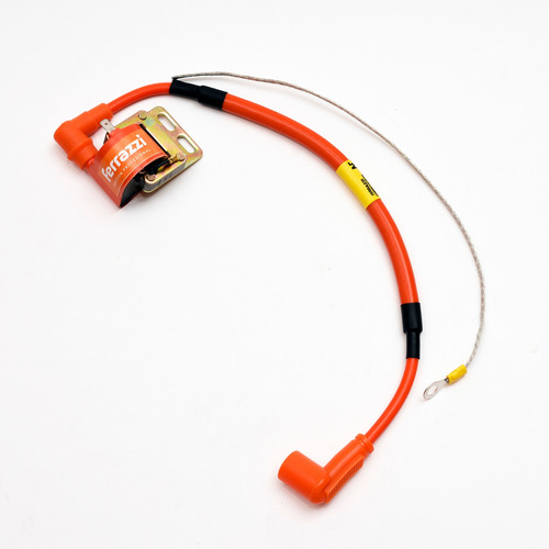 Imagen 1 de 4 de Kit Moto Cable 90°+bobina+bujia Q8 Ferrazzi