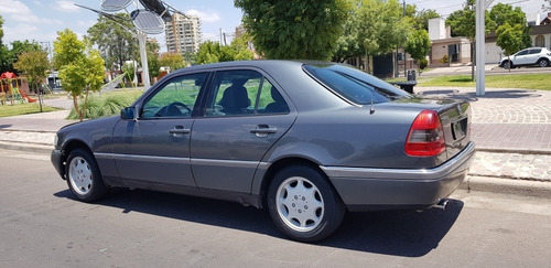 Imagen 5 de 7 de Mercedes-benz 220 Elegance