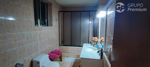 Casa En Venta De 6 Dorm. En Concepción