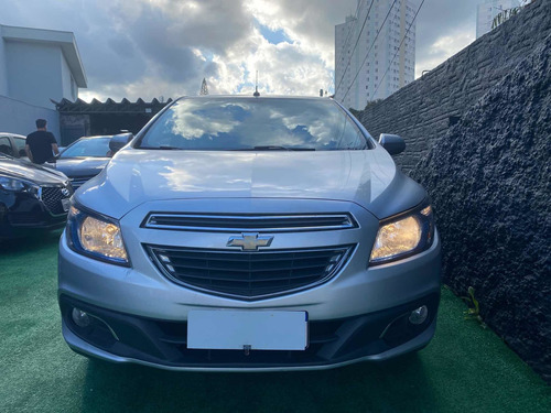 Imagem 2 de 9 de Chevrolet Onix 2015 1.4 Ltz 5p