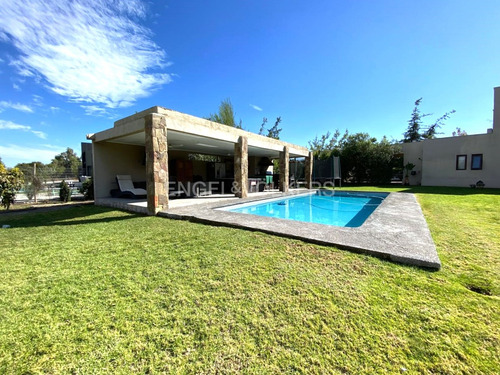 Casa En Arriendo, Las Brisas