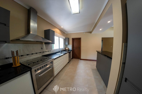 Casa En Venta 5 Ambientes En Lujan La Concepcion