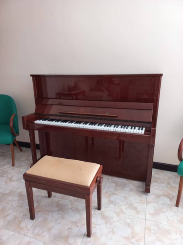 Piano Vertical Marca Lippmann Austriaco. Perfecto Estado.