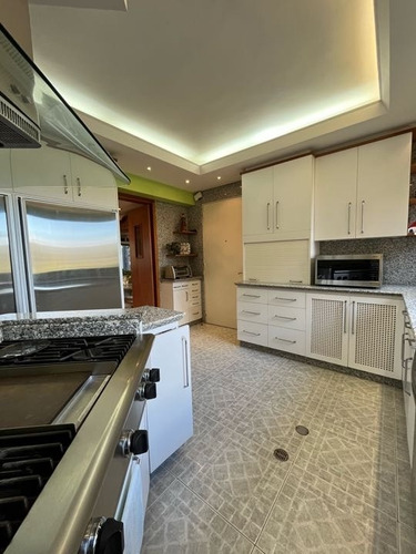 Imagen 9 de 23 de Venta Apartamento Dúplex 480 M2 4h+s/5b+s/5p Los Chorros