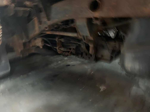 Hyundai Con Detalles H-100 2.4 Premium Solo Caja Con Oxido
