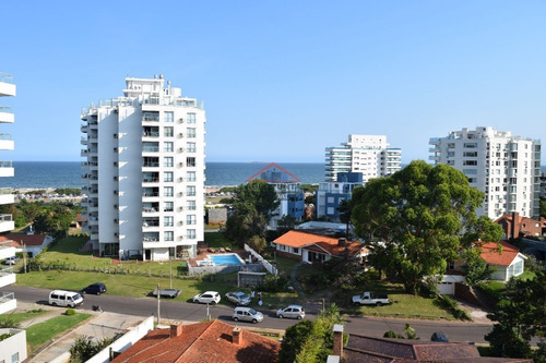 Apartamento En Brava, 3 Dormitorios *- Ref: 2857