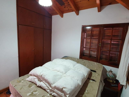 Imagen 14 de 20 de Casa De Tres Dormitorios, Dos Baños, Cochera, Amplio Terreno Y Pileta